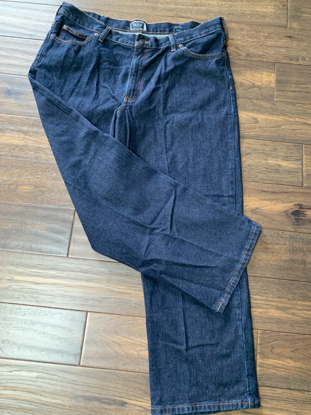 IZOD Men's Navy Straight-Leg Jeans. Pre-owned by Great condition. Size: 40x29. - Picture 6 of 10